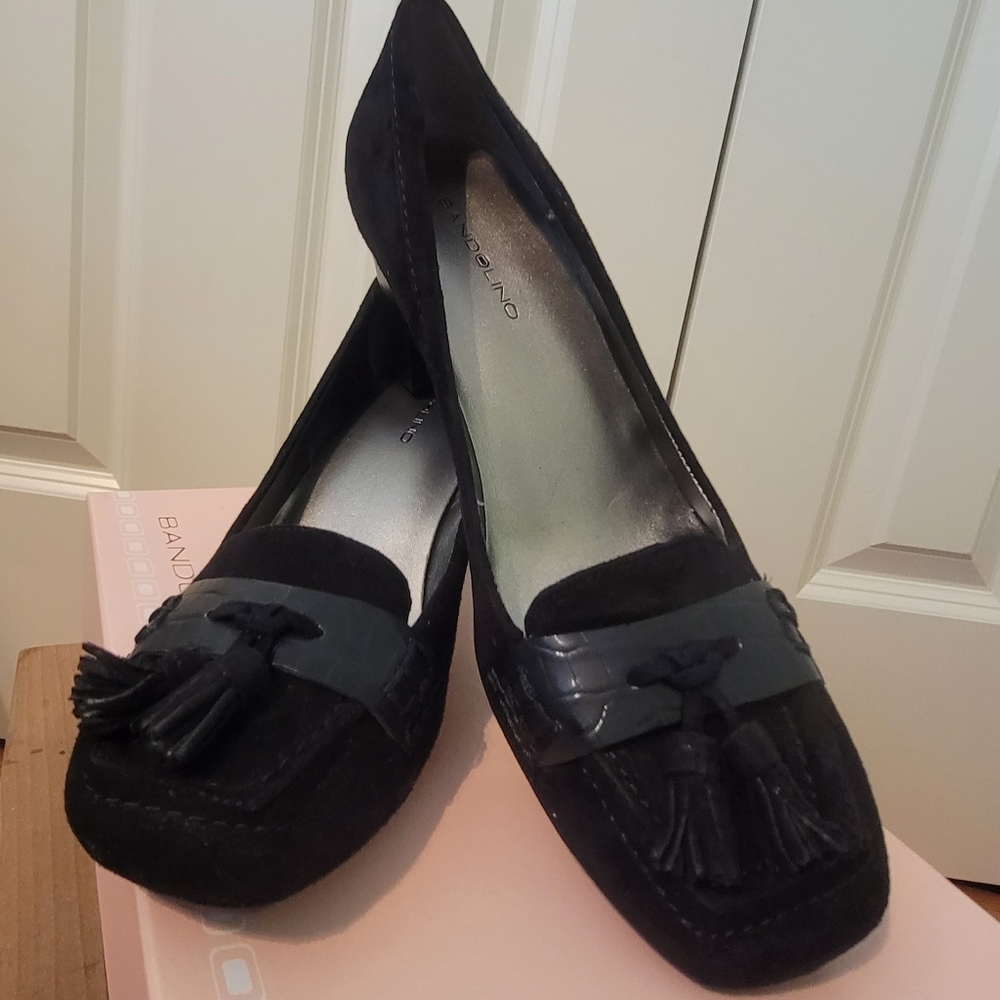 Bandolino size 8M Thick heels